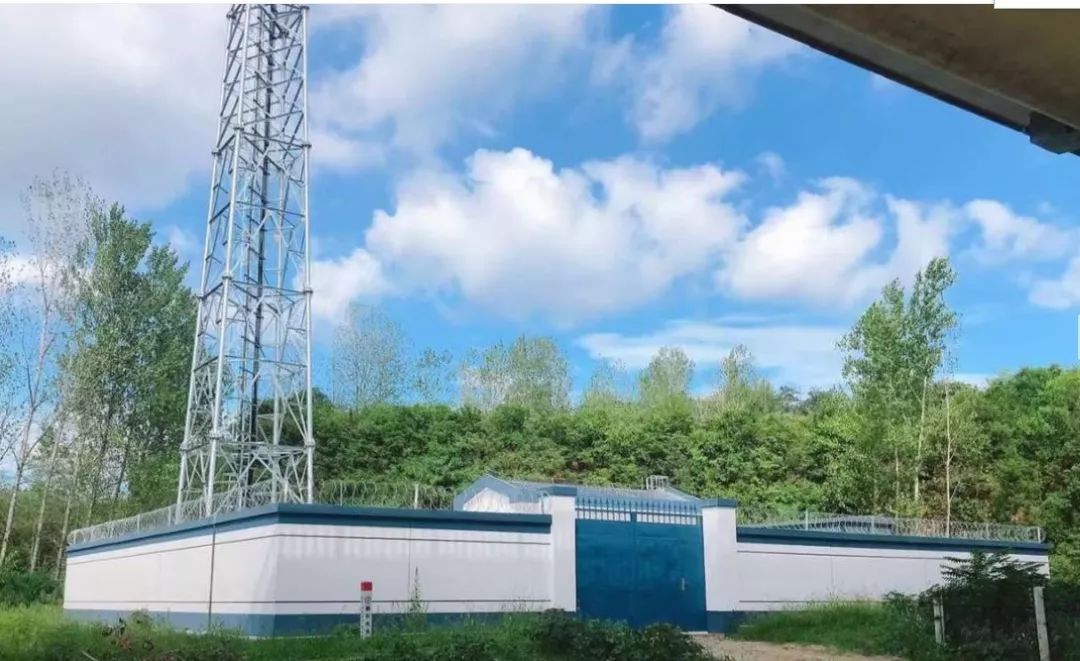 区间基站74房屋室内外装饰装修等进行策划交底,所有房屋院内均采用