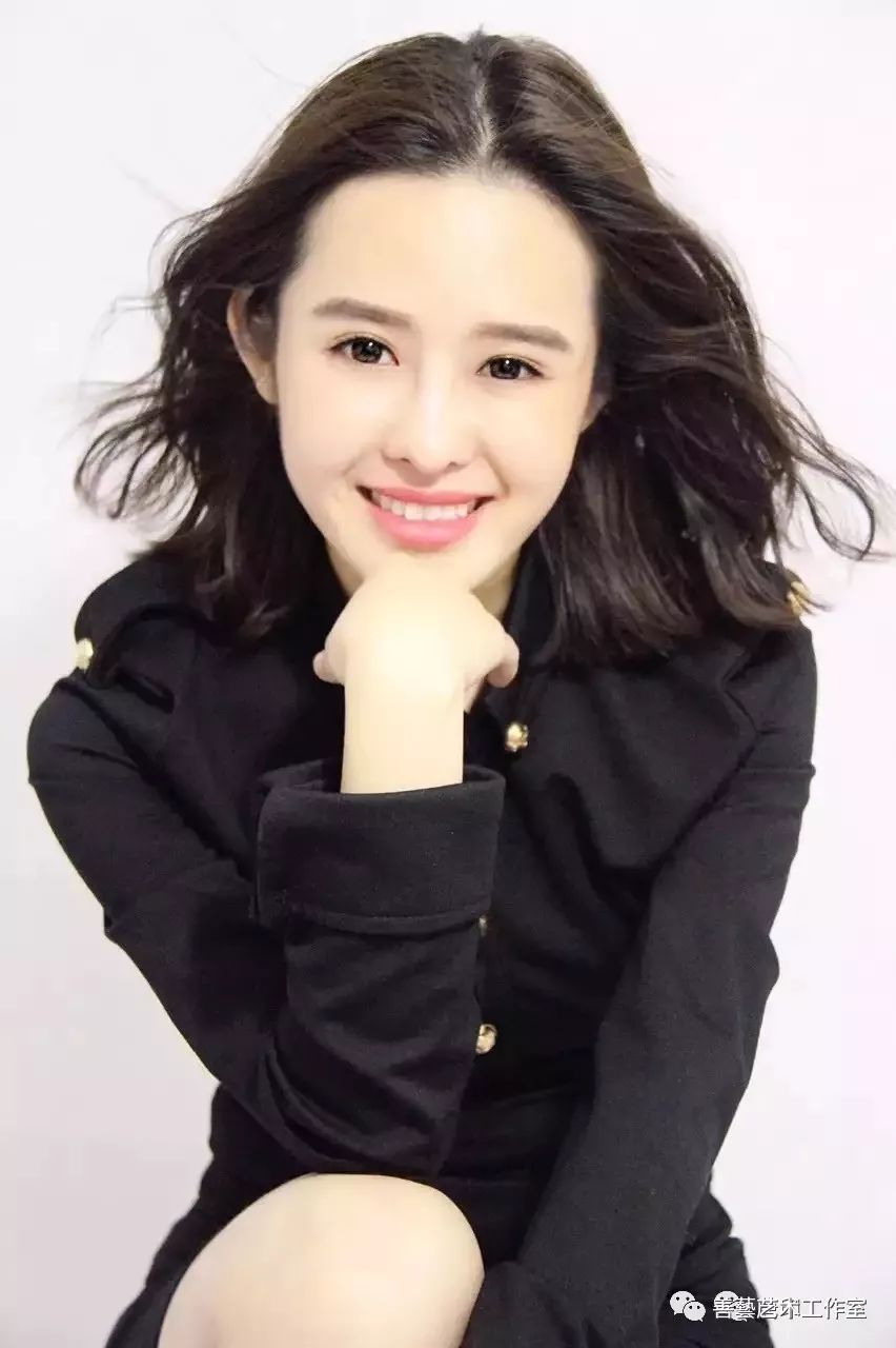 游学于意大利维罗纳音乐学院香港(亚洲)声乐协会会员师从于付茜老师