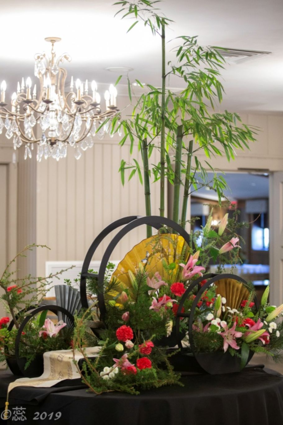 这是草月流的得意门生卢芸*特邀她的八十多岁高龄的名师林美惠携手从