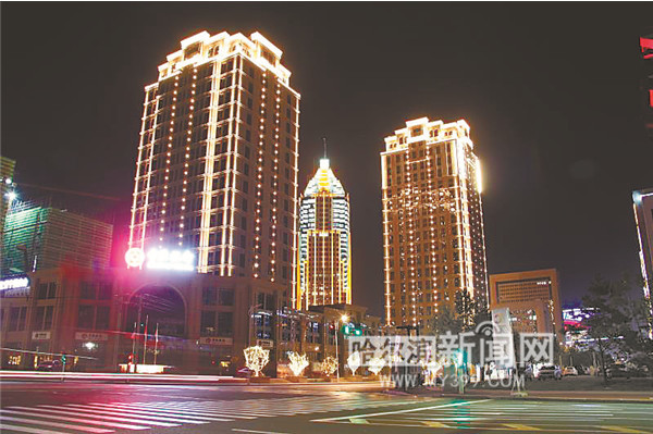 动人的音乐喷泉在光与影的交相辉映间流淌出动人的旋律;钻石一般的