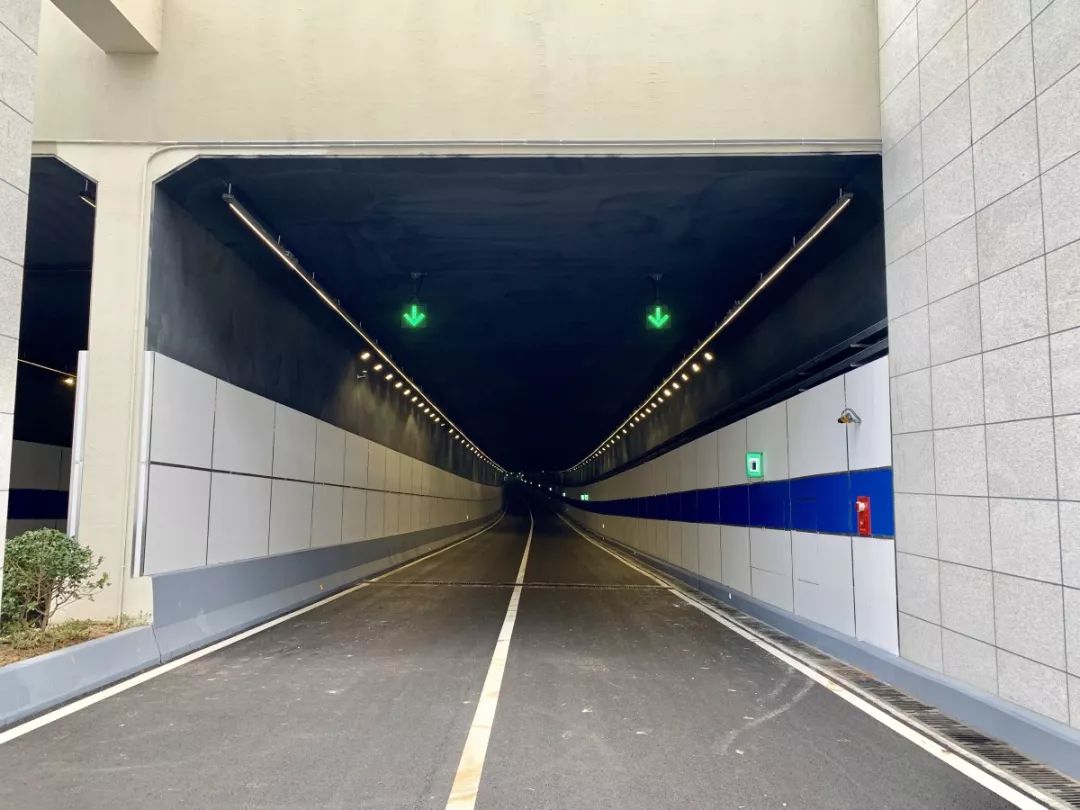 通了刚刚嵊州杨港路地下隧道工程全线通车