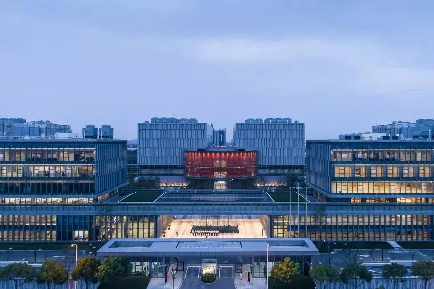 壮丽70年上海证券交易所金桥技术中心劈波前行