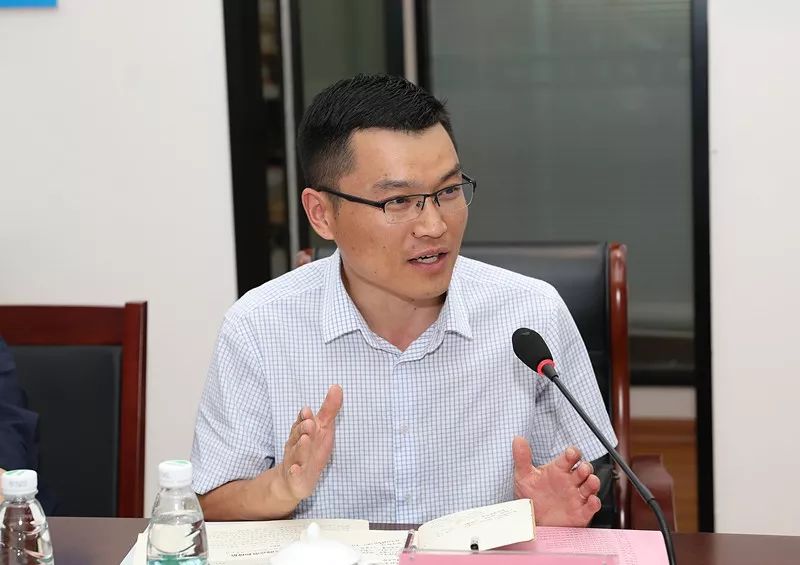 建业新生活副总裁张鹏华发言认为,建业之所以提出新蓝海战略转型,是从