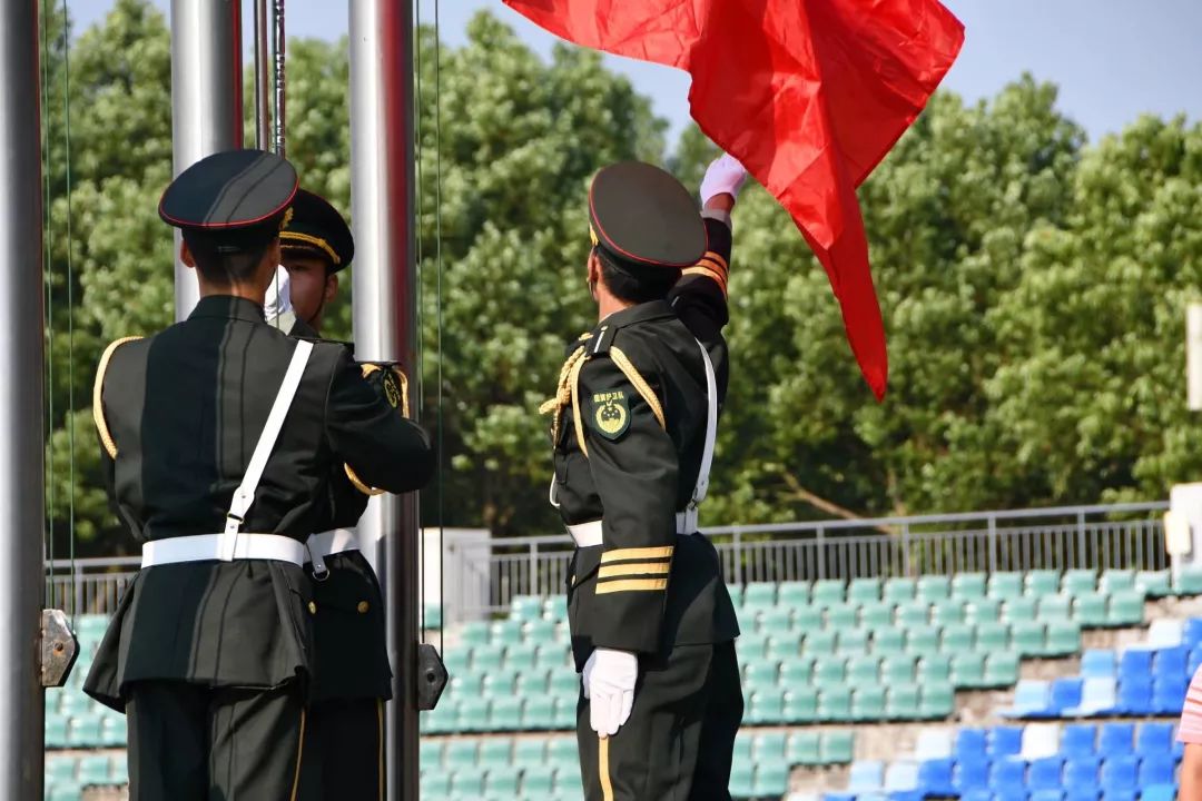 十九届新生开学典礼暨军训动员大会国旗护卫队主要负责学校日常及重大