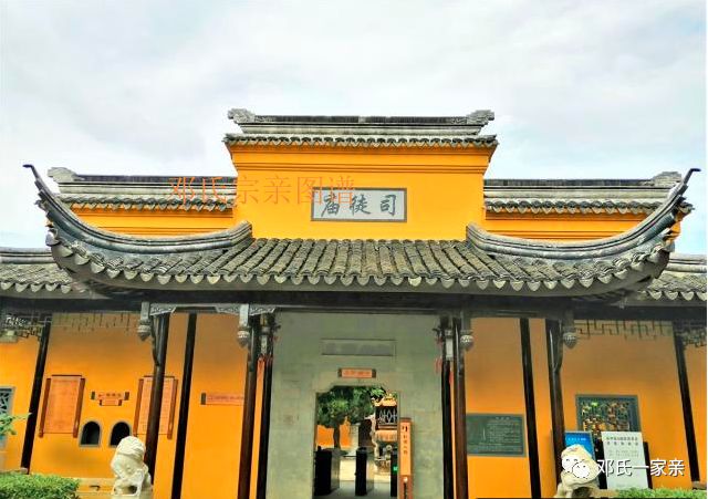 名胜古迹多,像光福寺塔,圣恩寺,香雪海,铜观音寺,光福寺桥,石嵝庵等等