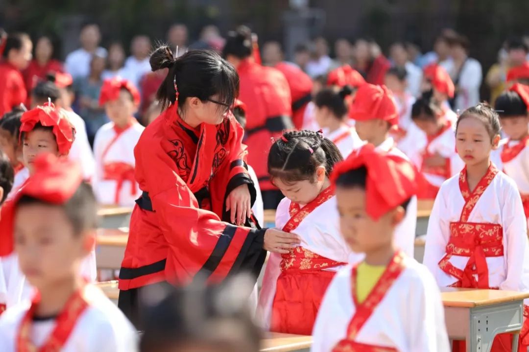 开蒙启智习礼立德德培小学祭孔大典暨2019届入学礼