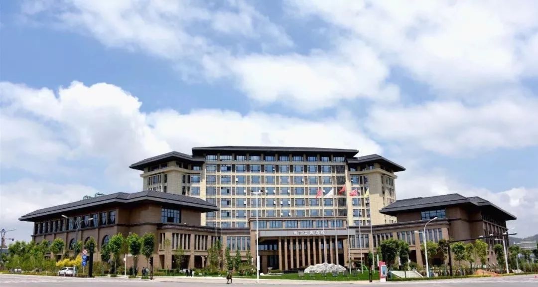 小二探店喜迎国庆延安鲁艺花园酒店特推出晚自助