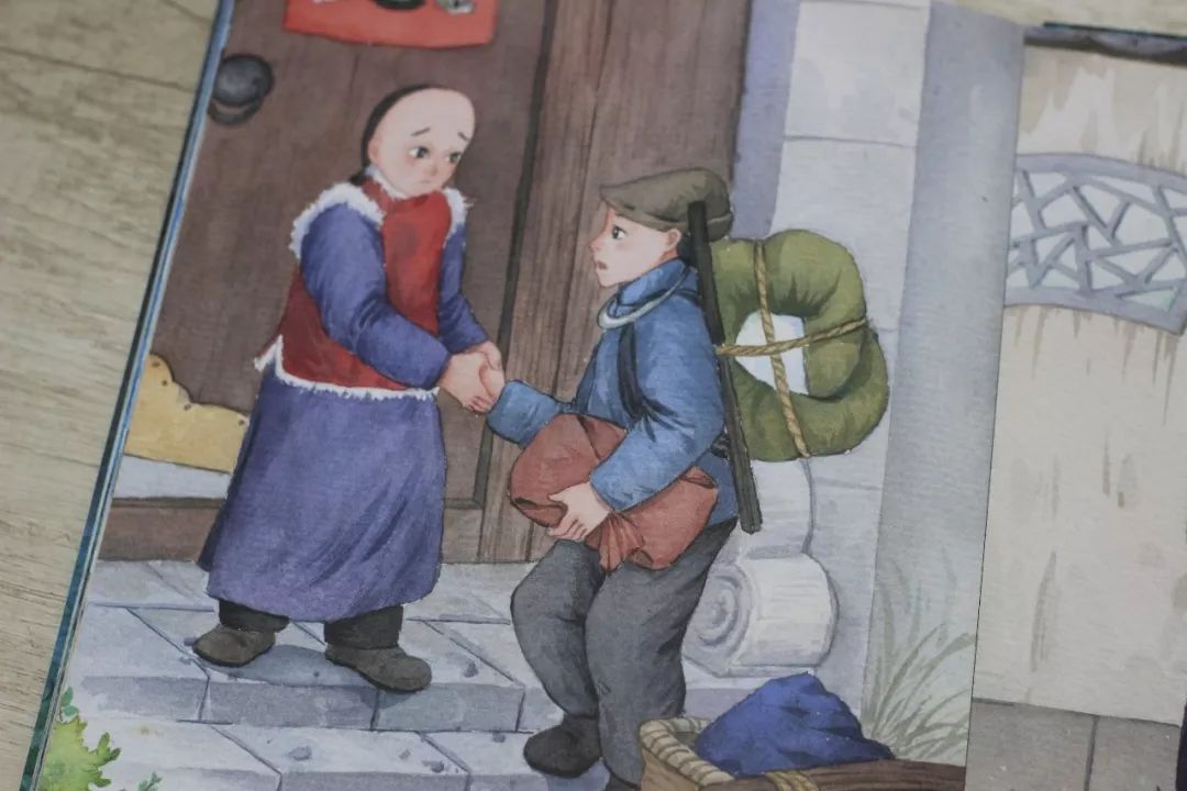 闰土带来了无尽的欢乐,装弶捉小鸟雀,海边捡贝壳,瓜田刺猹,沙地看跳鱼