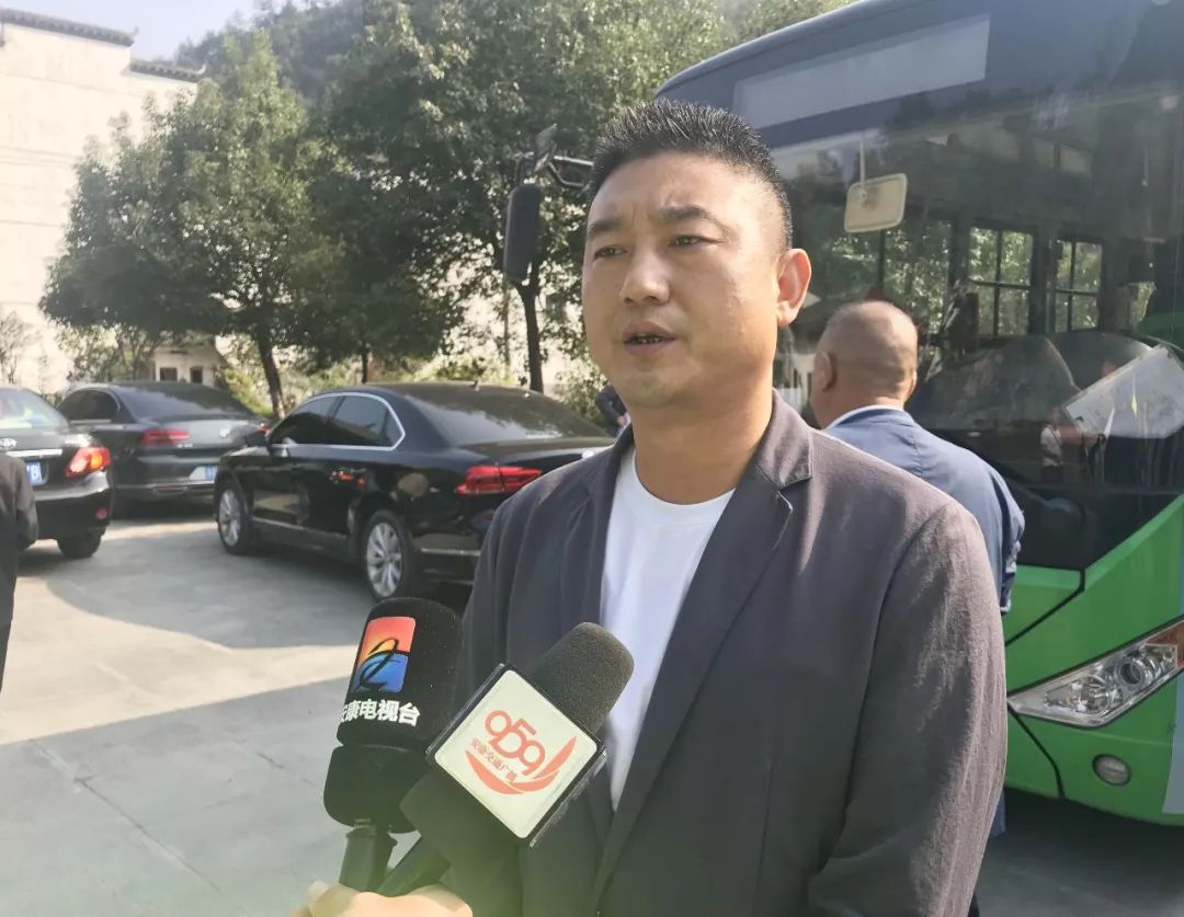据安康市公交公司总经理熊卫军介绍,为实现无缝对接,市公交公司将原35