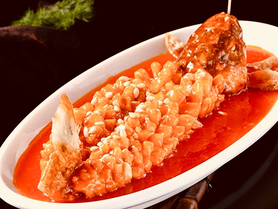 松鼠鱼:酸甜可口,通过精心处理,完全没有刺,而且颜值很高