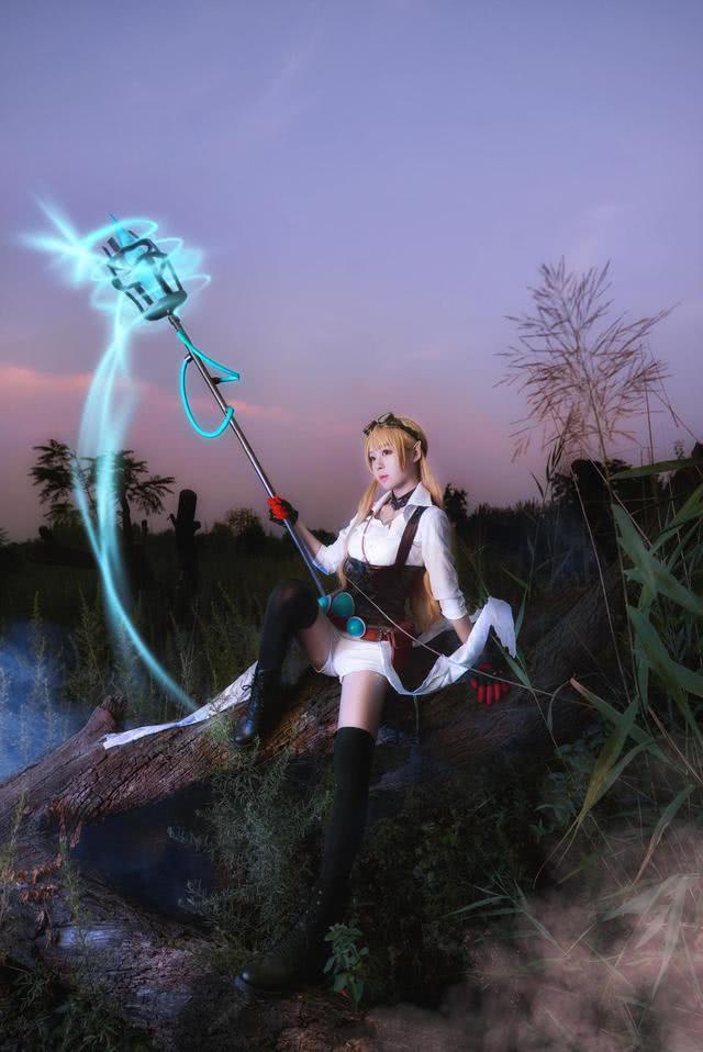 cos正片——英雄联盟 风暴之怒迦娜 海克斯科技皮肤