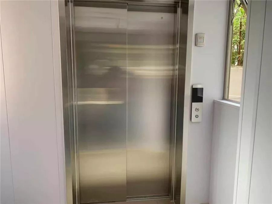 虹桥首个老小区加装电梯完成效果如何去看看