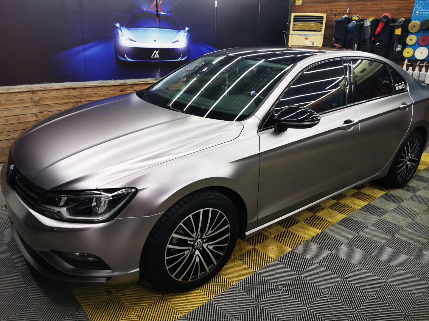 凌渡众生皆虚只有你是灰色的