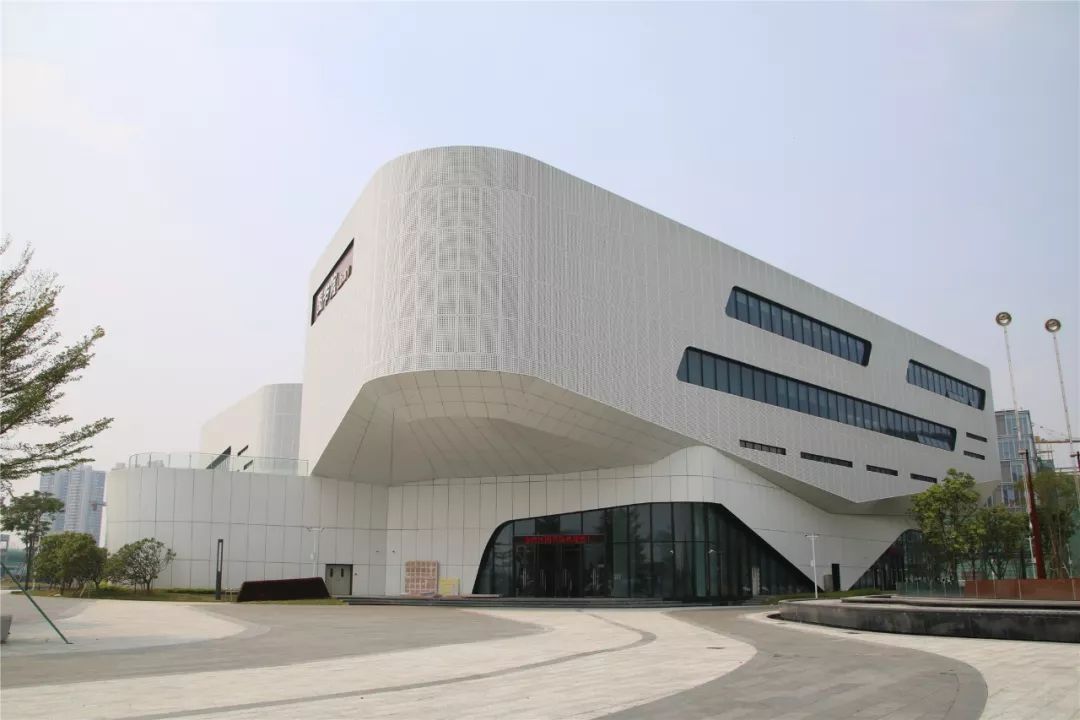 珠海最大图书馆迎来一波探营君点赞高颜值智能化