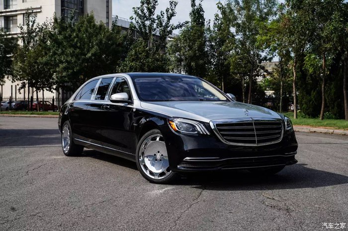 图:s级奔驰迈巴赫普尔曼霸,这气场足了