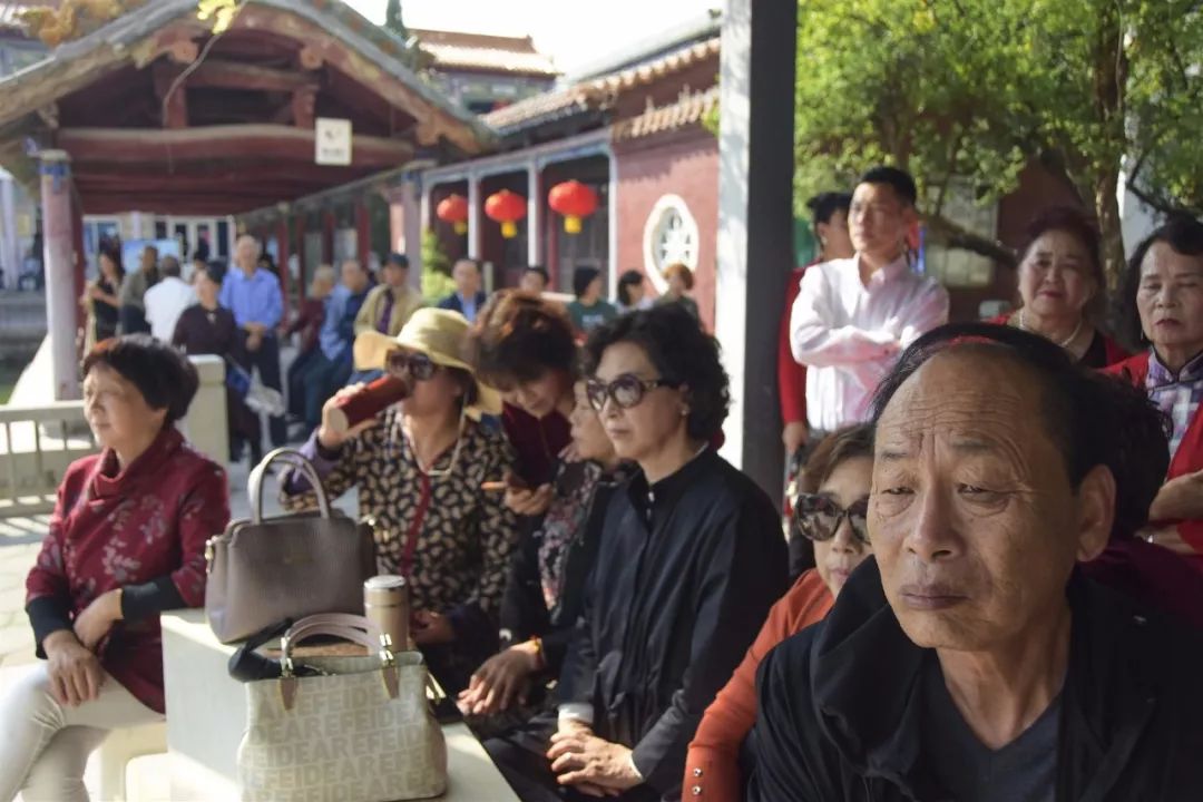 张嫣然山西广播电视台美女主持人与郑法根老师上党梆子第一小生依然是
