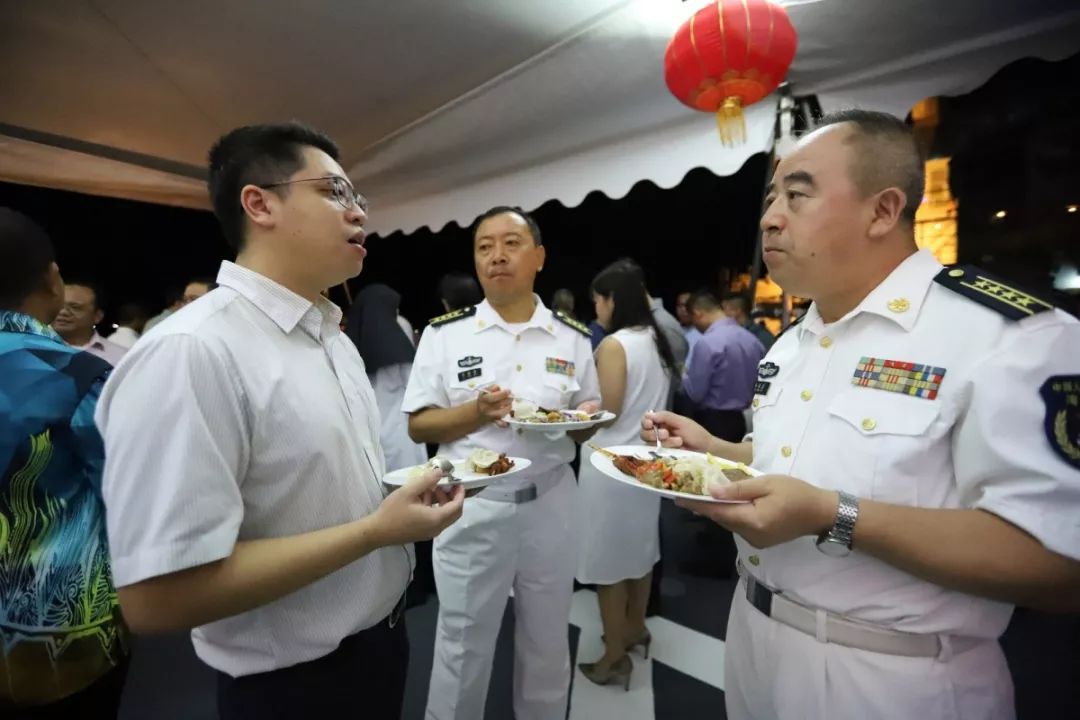 中国海军戚继光舰结束对文莱访问