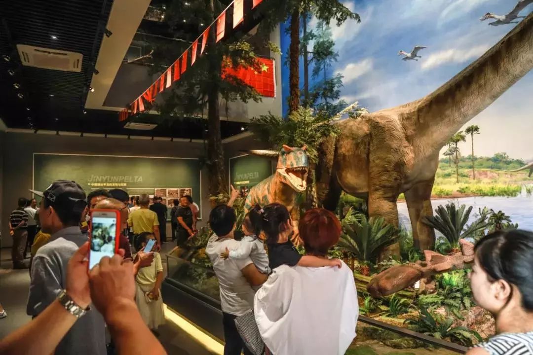 缙云恐龙博物馆昨开馆一起走进侏罗纪的世界