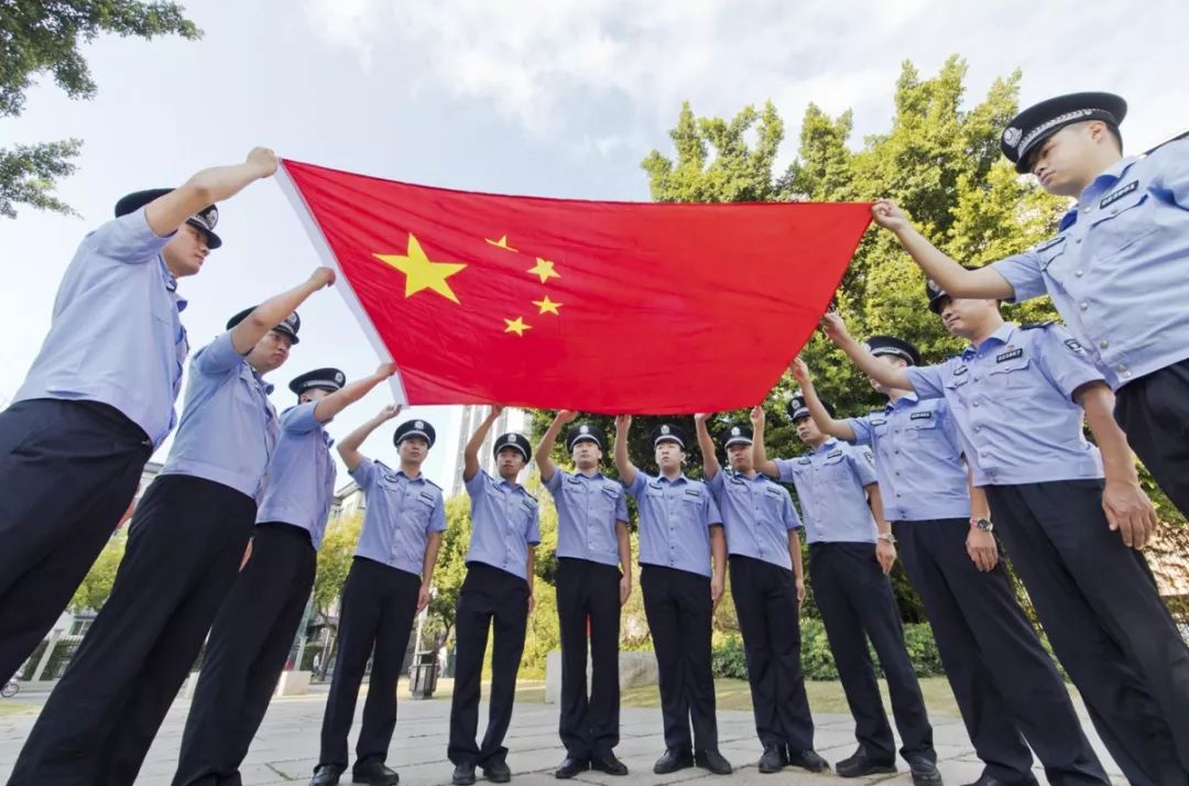 福建森林公安向祖国敬礼做绿水青山卫士铸八闽生态盾牌