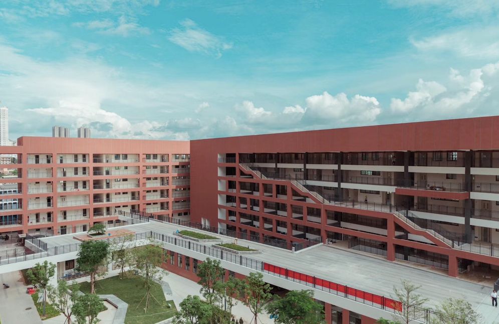 东江体育公园,滨江公园,钟鼓公园,这些与生俱来的元素,把保利东湾变成