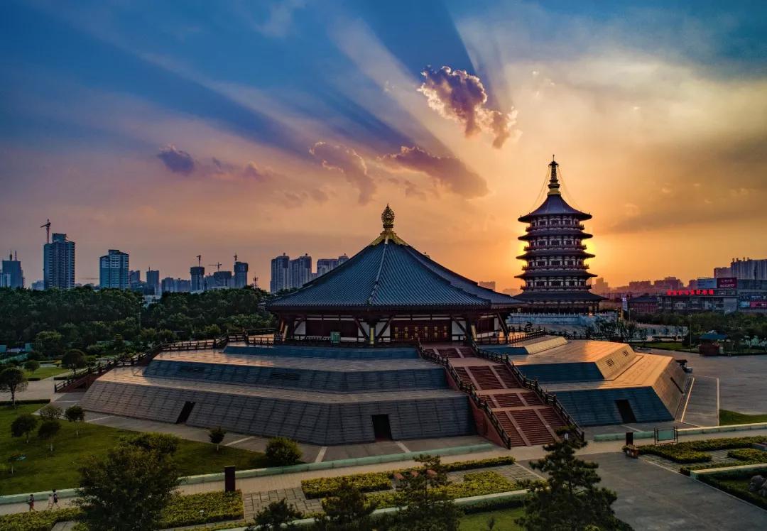 明堂天堂(资料图)地址:洛阳市老城区中州中路与定鼎路交叉口门票