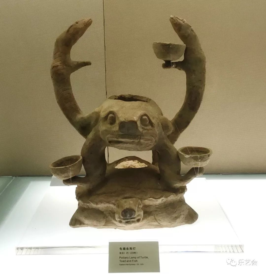 科学院和四川博物馆在四川成都凤凰山南麓发掘了明初蜀王世子朱悦熑墓