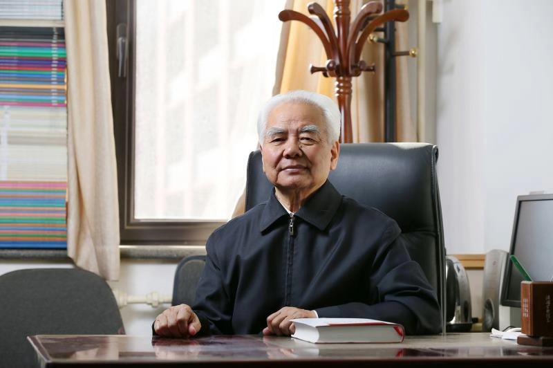 "人民教育家"91岁法学家高铭暄:年过八旬不离讲台