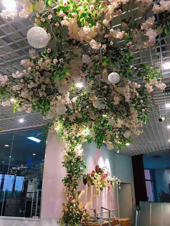 除了蛋糕,还有花艺!慕巴夫鲜花主题烘培店软装饰,更诱人 .