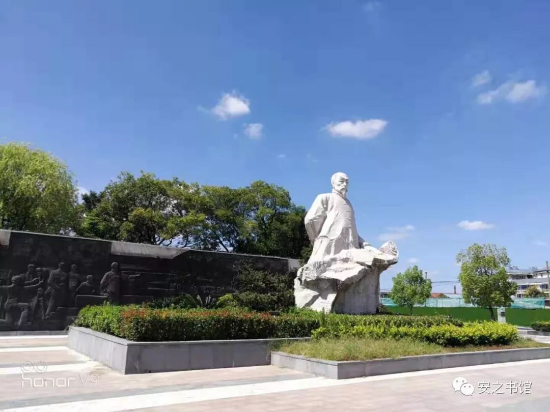 作者:汇 通1)南通城区的唐闸镇是很出名的,唐闸的出名,滥觞于张謇时代