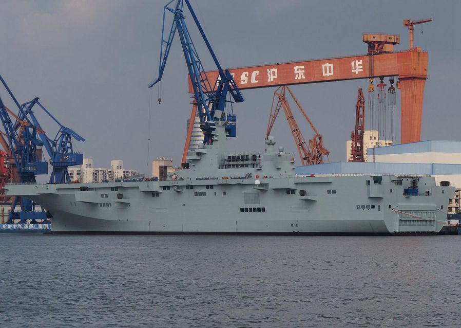 075是否需要短距垂直起降战机?网友为此争论不休