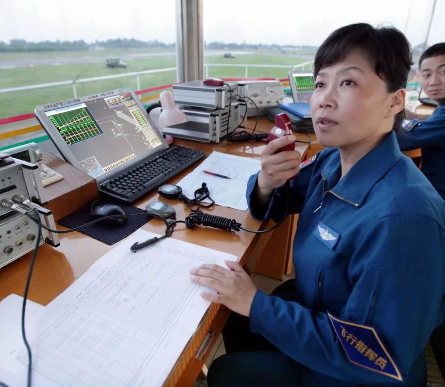 2016年5月,她晋升空军少将军衔,成为继刘弥群(2001年晋升),岳喜翠