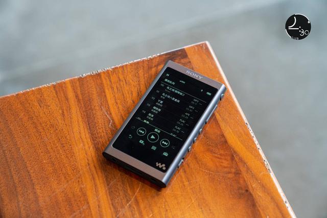 索尼nw-a55hn 播放器评测:它弥补了手机上缺失的耳机孔_机身