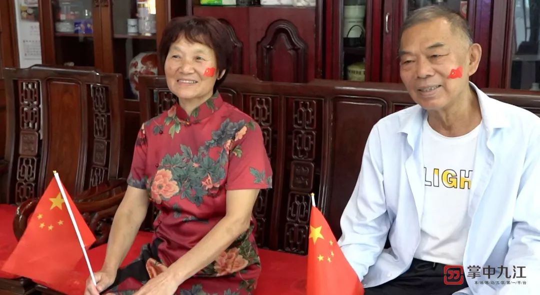 今天的朋友圈都被自行火炮队的领队何纪抗刷屏了,何纪抗的姐姐告诉