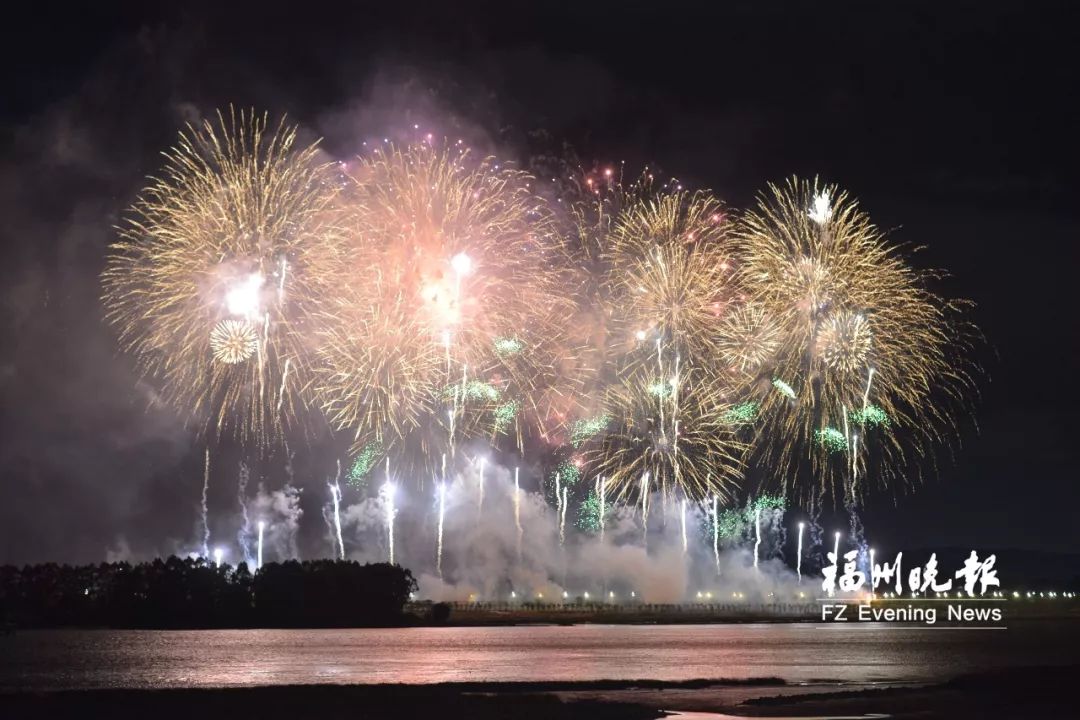 福州又双叒上热搜了绝美烟花燃爆朋友圈超多美图视频来了