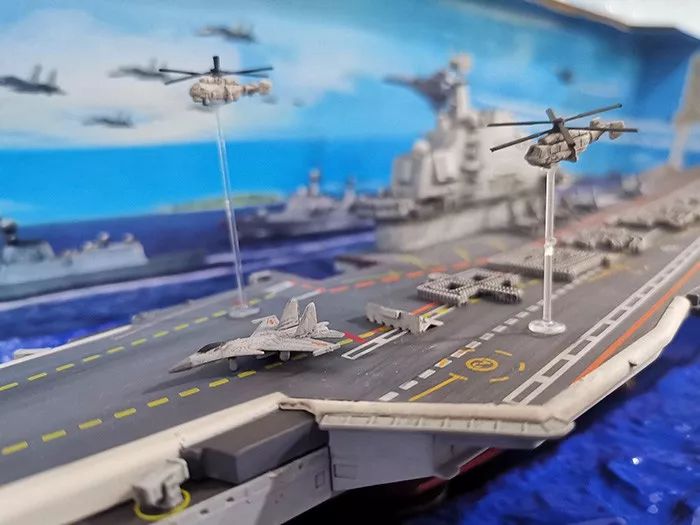 扬我军威fov出品1700辽宁舰航母模型收藏版气势要炸裂了