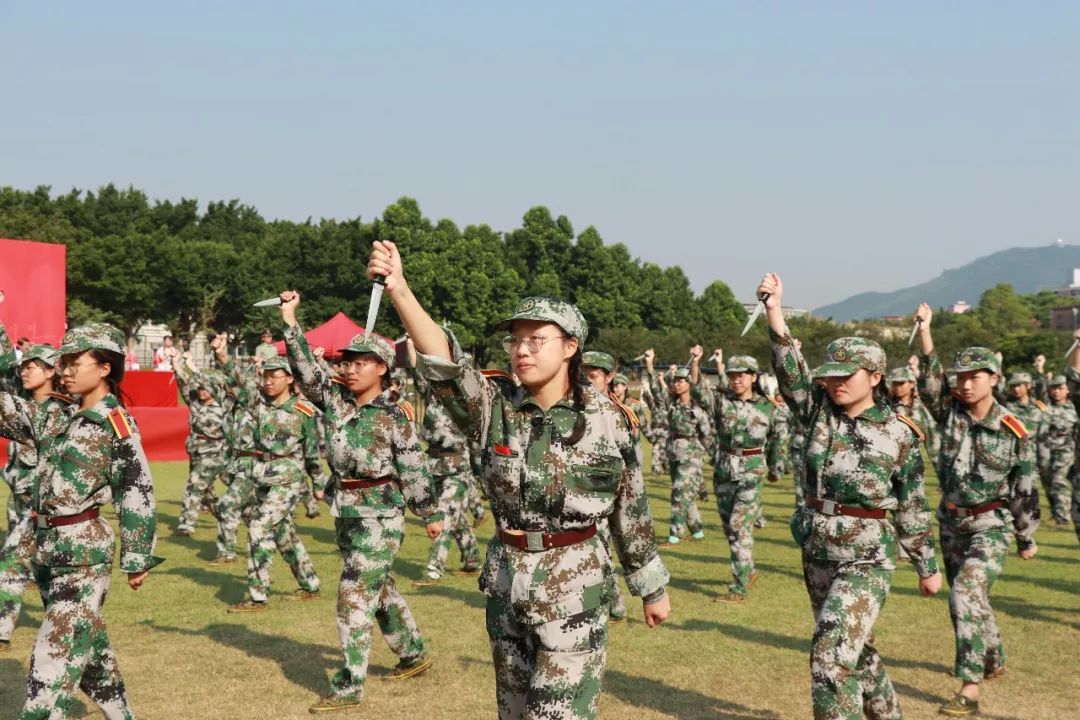 見證中大新華愛國青年的赤子青春!_軍訓