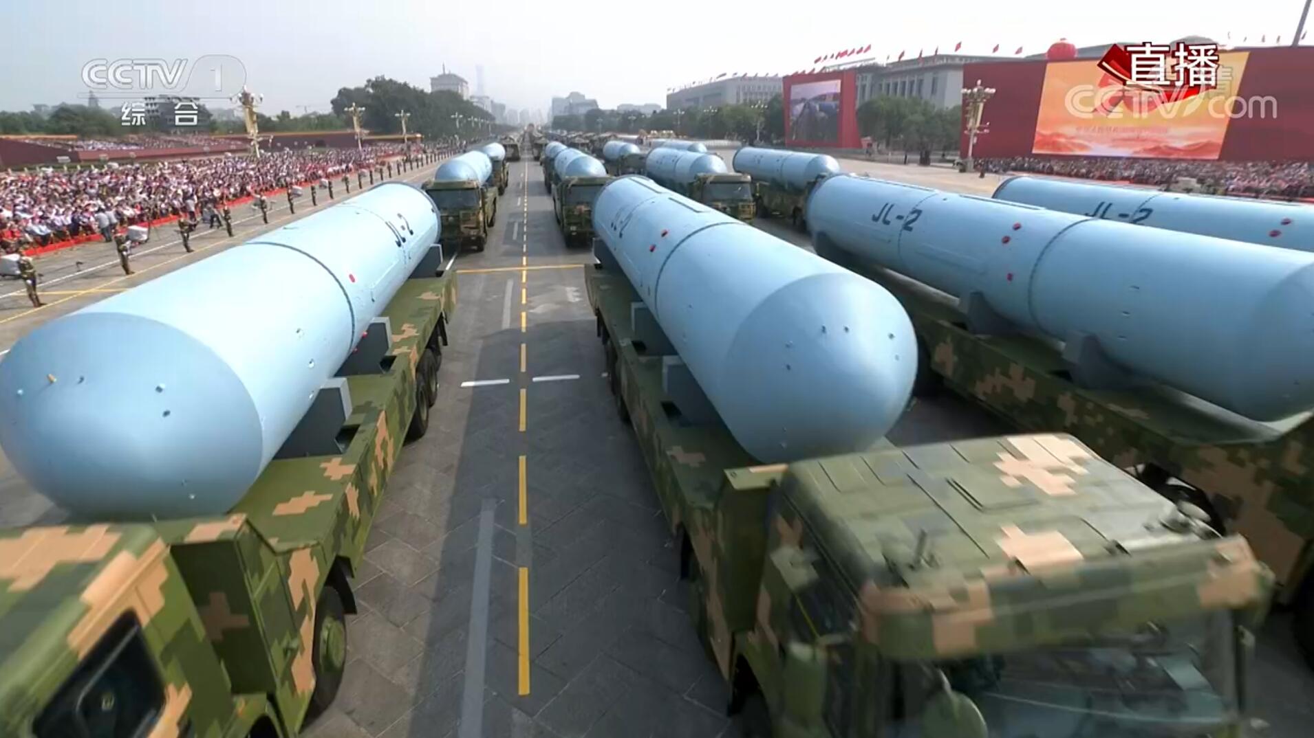 国庆阅兵海军多款武器登场 “万发炮”亮了!_导弹
