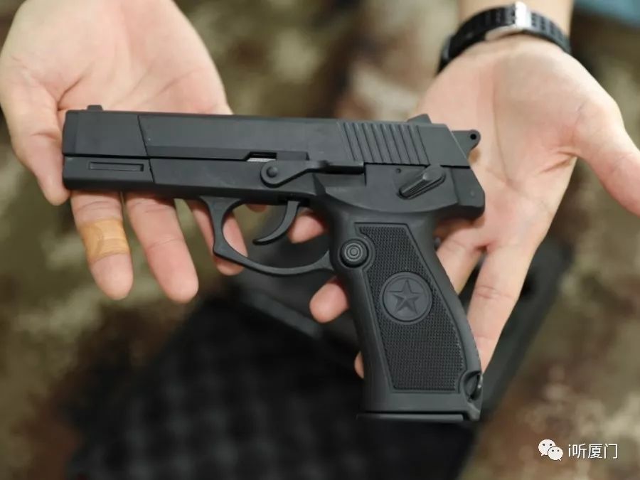 式自动步枪分为立,卧,跪三种体验据枪支姿势02体验战场自救与互救01