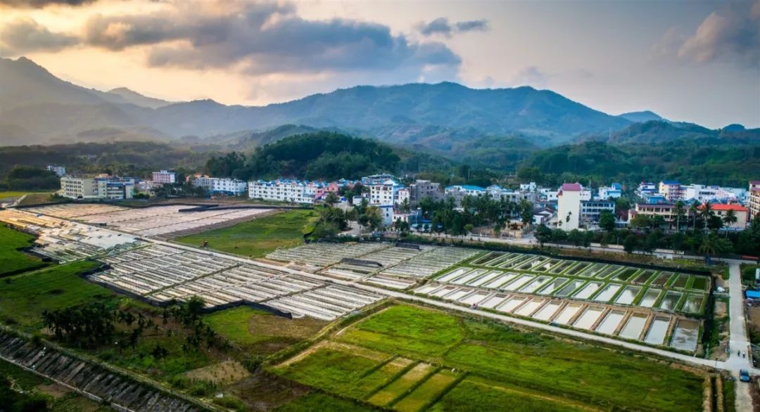 漫步在琼中各个黎村苗寨,湾岭镇岭脚村