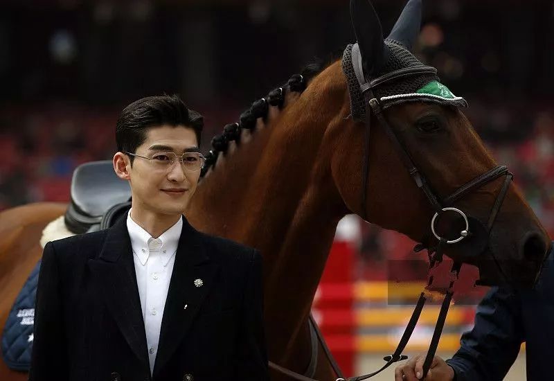 原创赵丽颖林志玲彭于晏李沁林彦俊黄景瑜哪位明星与马术气质最相符