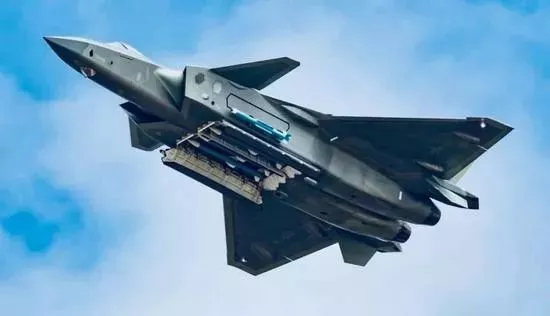 拳打歼20,脚踢红旗9,什么战机这么牛?得知真相后我笑了