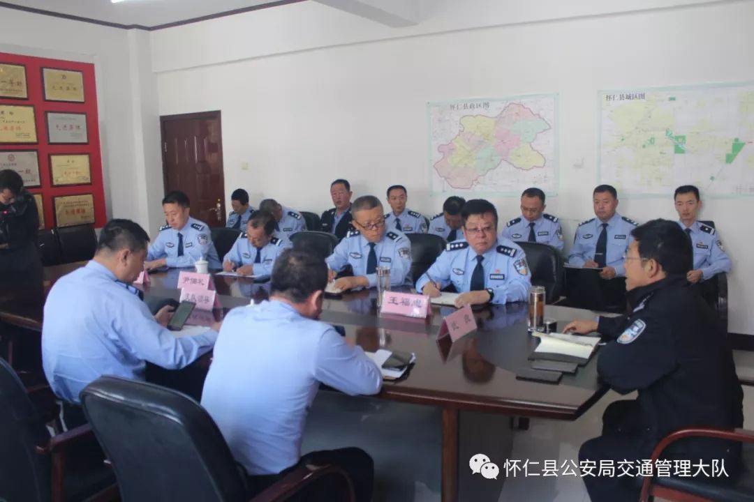 警讯要闻朔州交警支队长武良深入怀仁大队督导检查国庆安保工作图文