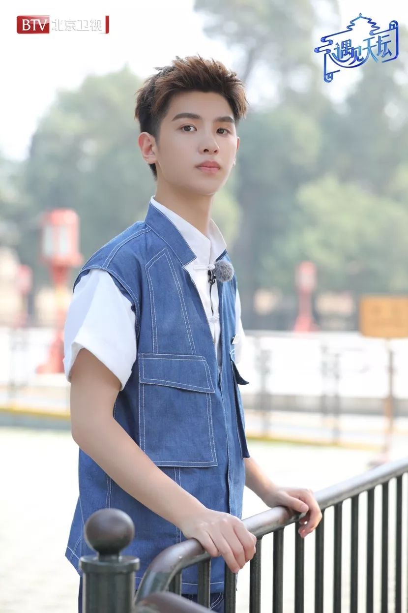 月季园推荐理由:节目中,苗苗携黄明昊复现"月季夫人"蒋恩钿女士与天坛