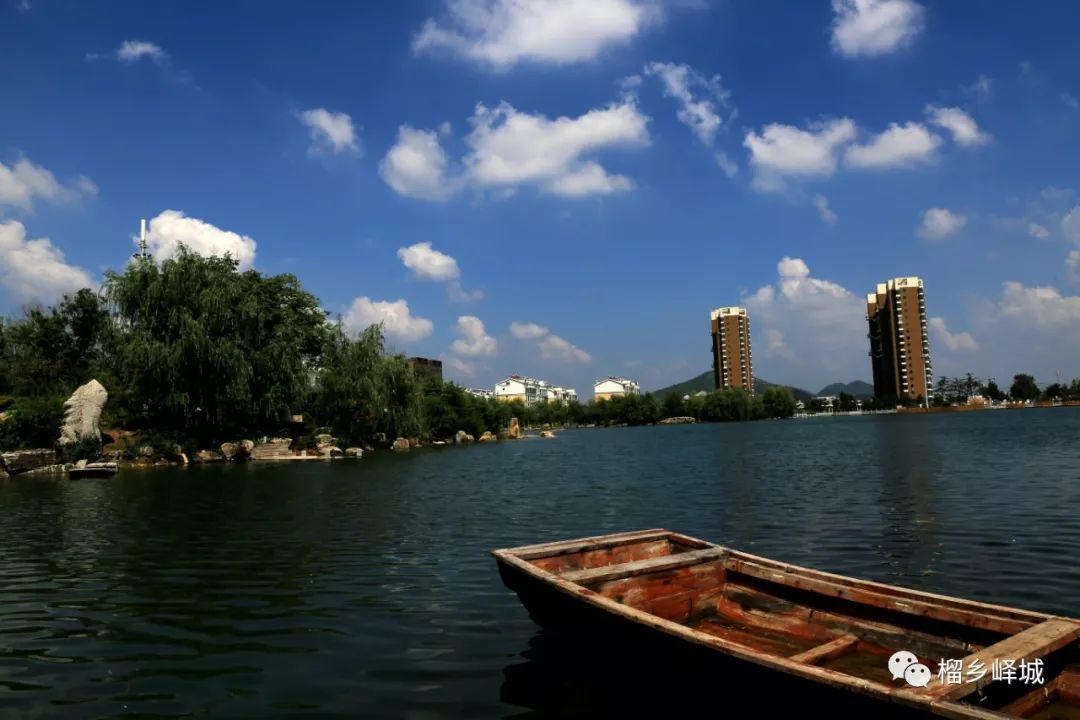 国旗下,到峄城的街头走一走