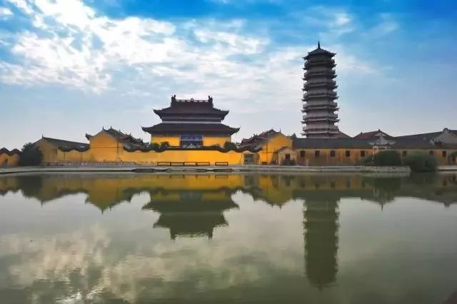 领略皇塘风光:上午9:00前到达皇塘镇南翔生态园,期间摆渡:白龙寺,非遗