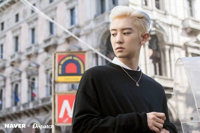 画报小王子灿烈米兰街头画报帅气来袭