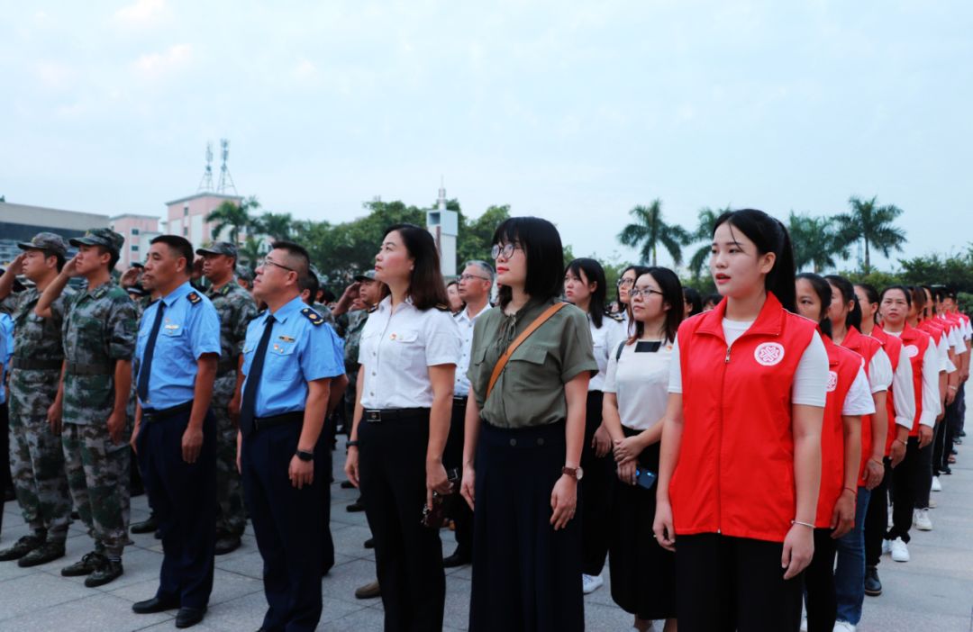 喜迎国庆区党工委副书记刘少山,黎汉钊,林细权,余日焕,以及区党工委