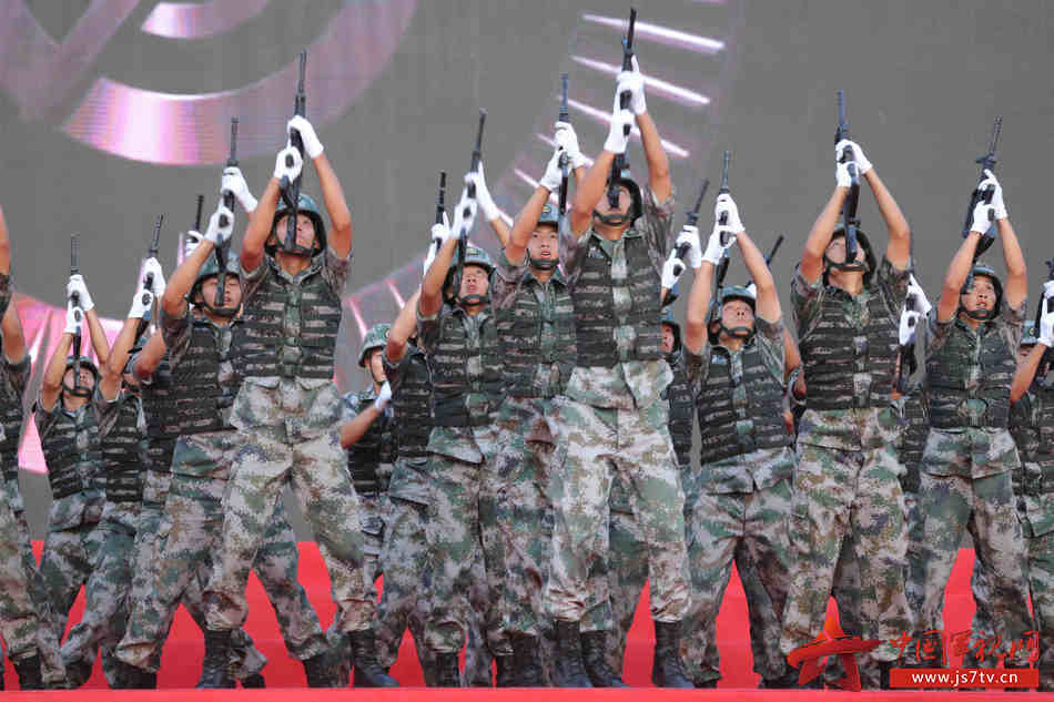 战士舞蹈《士兵脚步》表演:66325部队战士