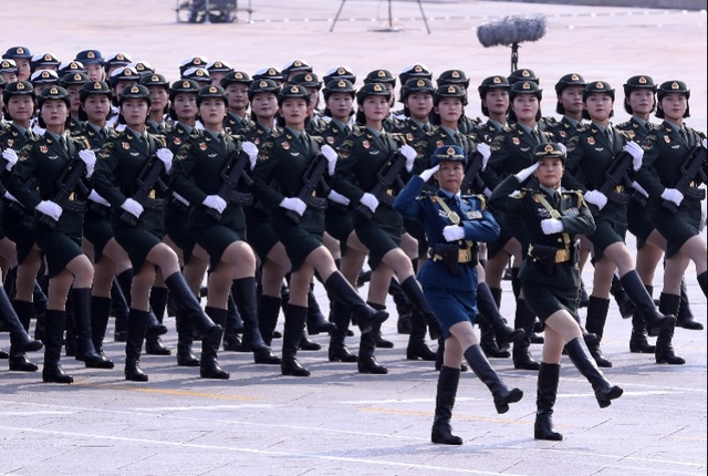 新中國國慶閱兵史上首次出現女將軍