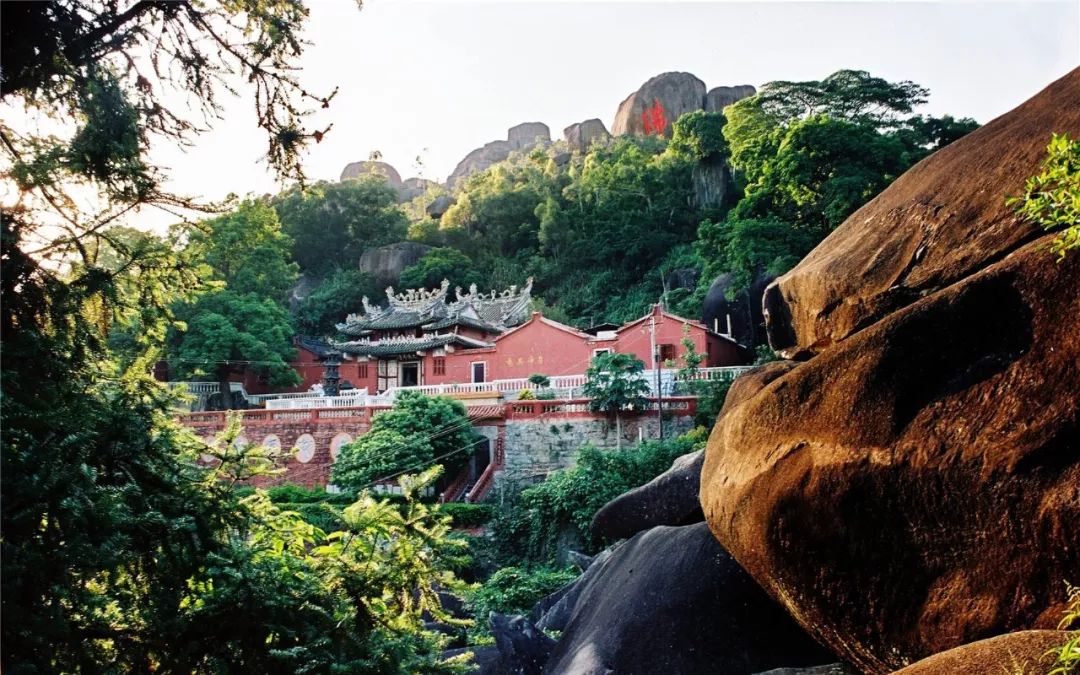 今年國慶去哪玩花樣漳州最全旅遊景點大全來了人手一份